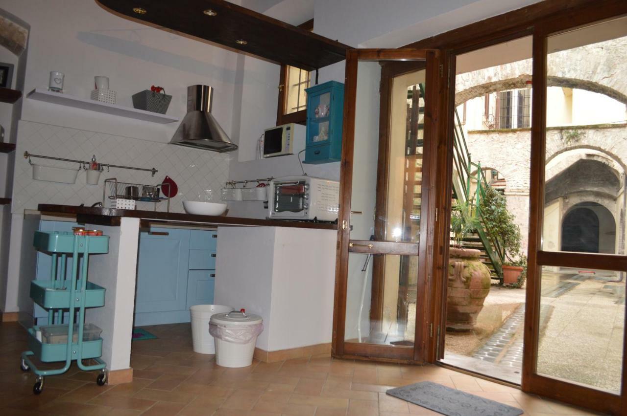 Appartamento In Centro Spoleto Bagian luar foto